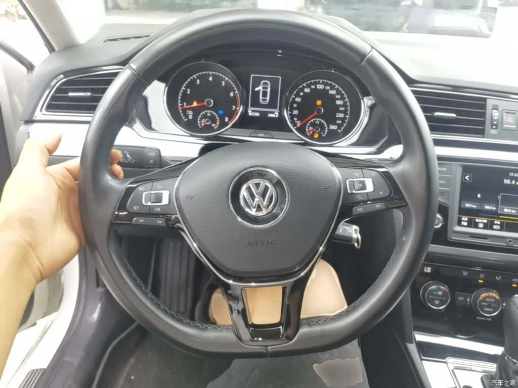 Volkswagen Lamando, 2017 11