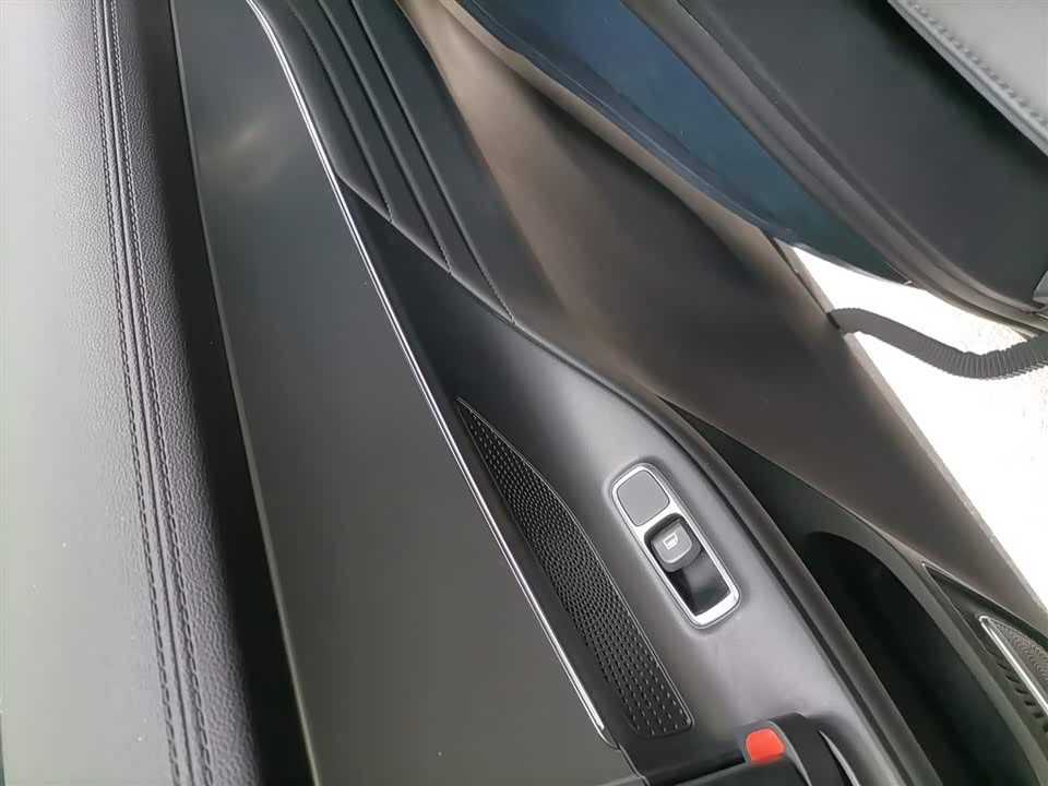 Roewe iMAX8