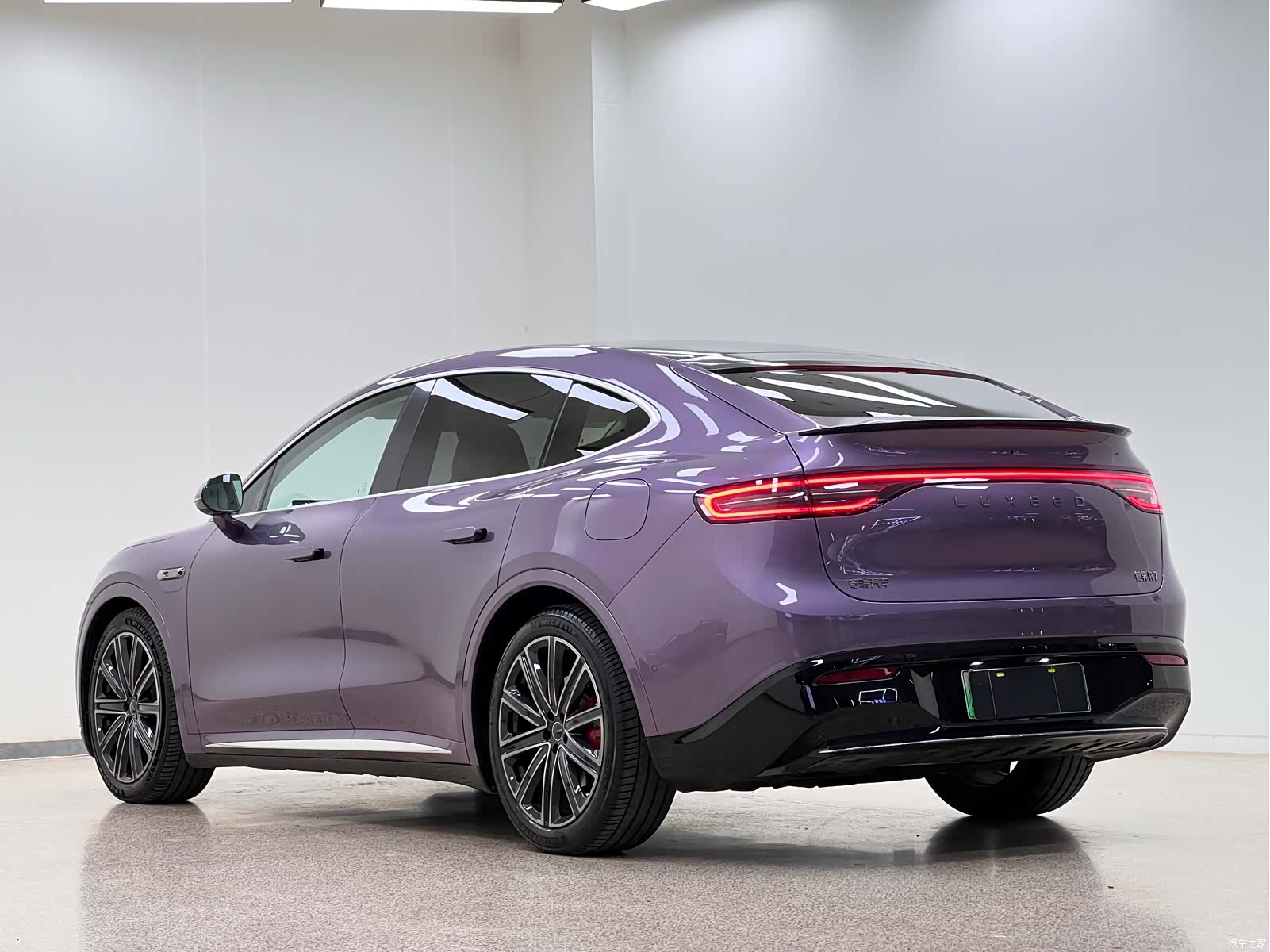 Luxeed R7, 2025 все фото