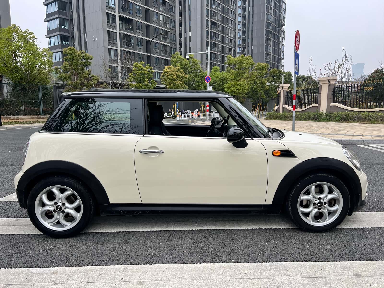 Mini Cooper, 2014 4
