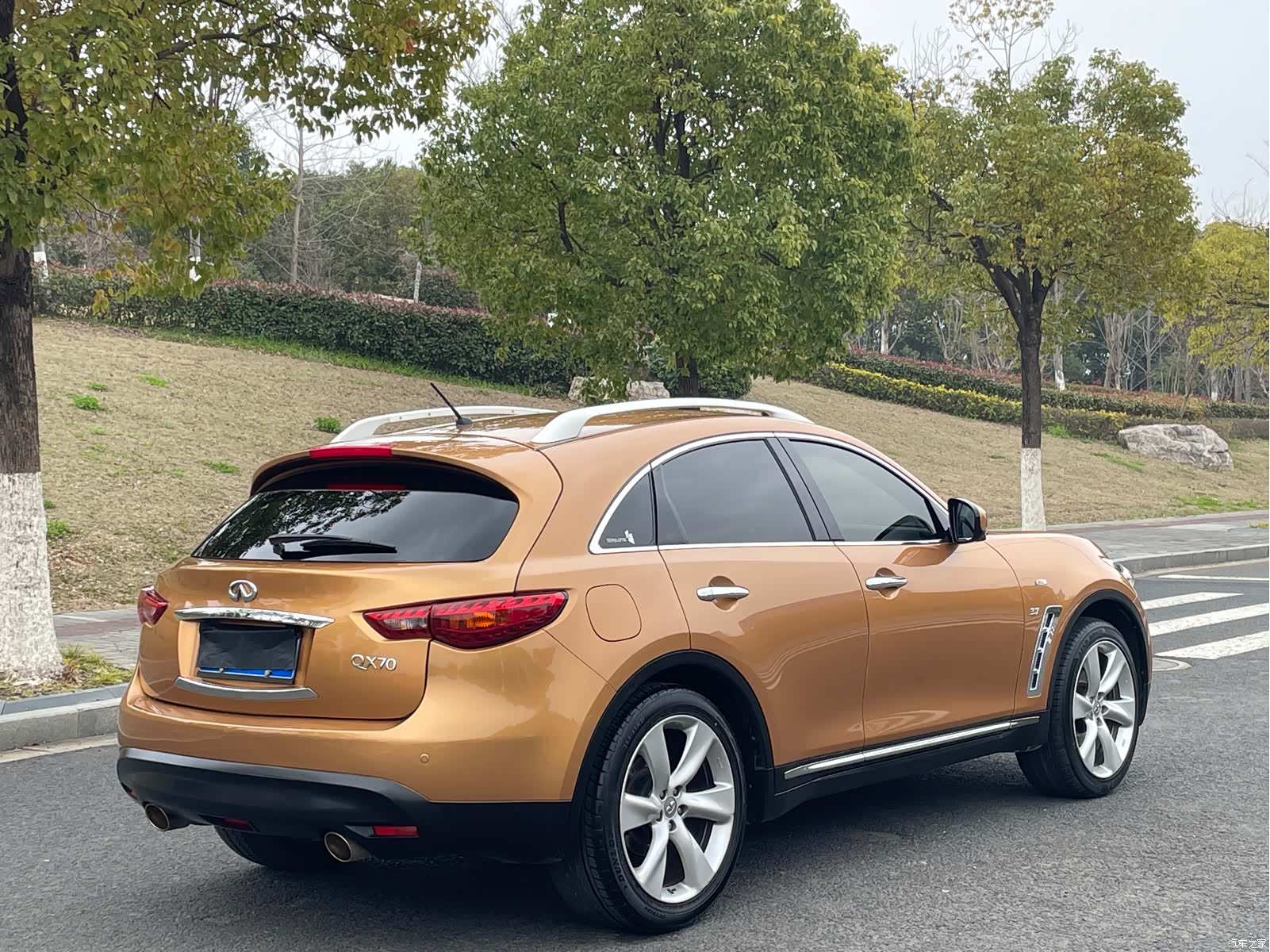 Infiniti QX70, 2015 16