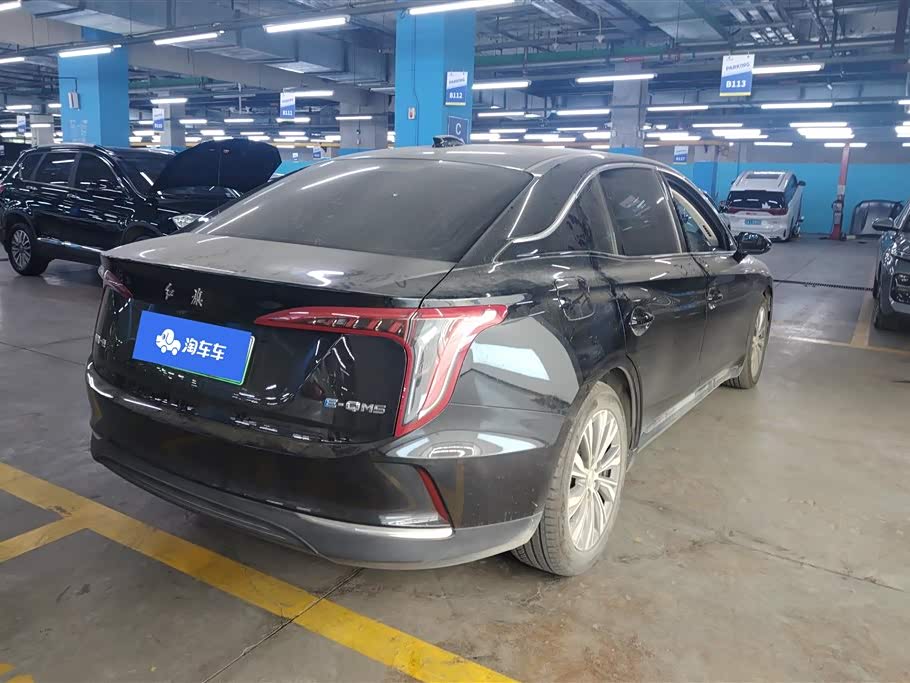 Hongqi E-QM5