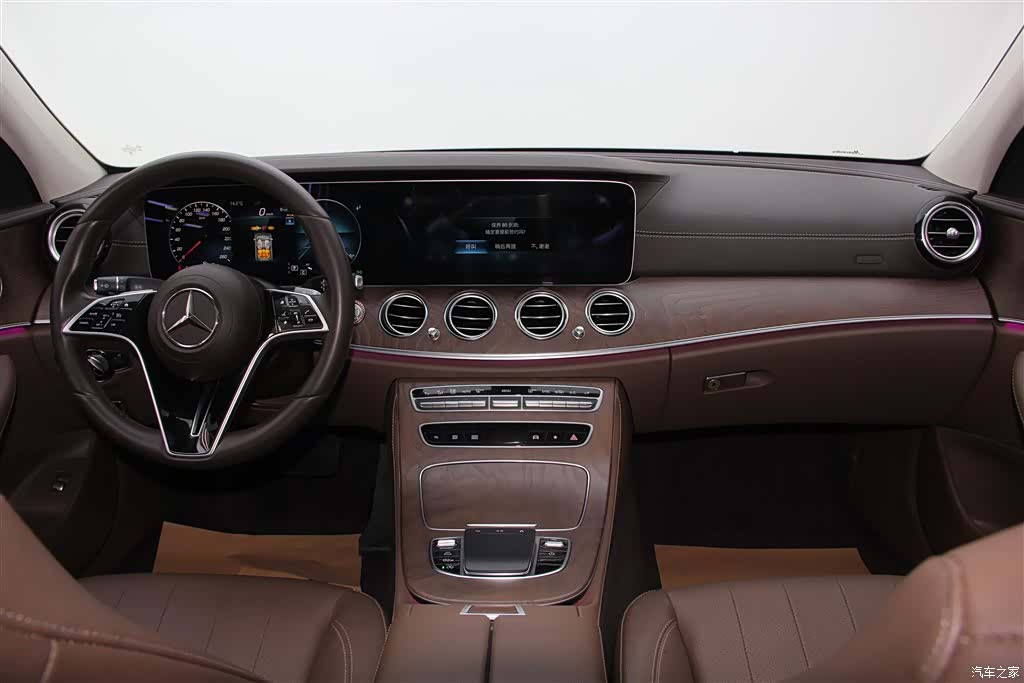 Mercedes-Benz E-Class, 2023 13