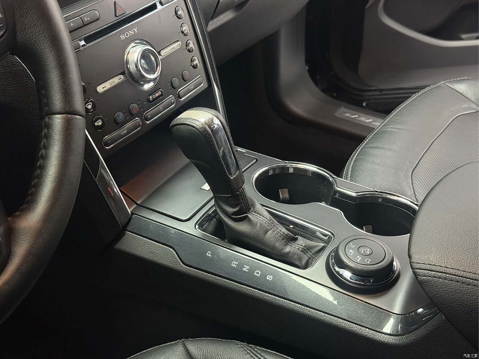 Ford Explorer, 2018 11