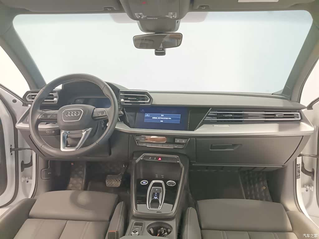Audi Flying Spur, 2025 6