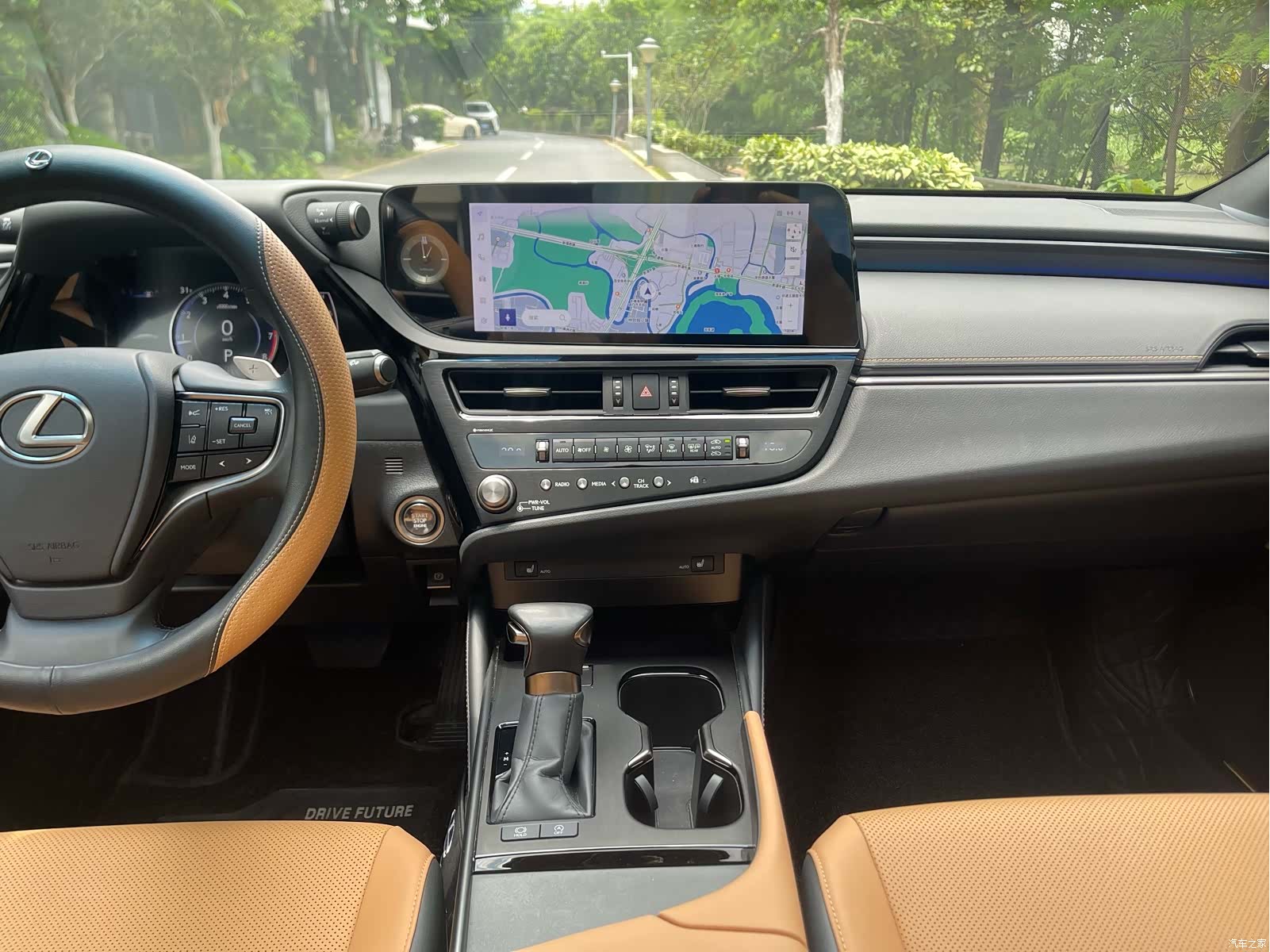 Lexus ES, 2024 11