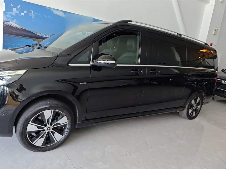 Mercedes-Benz V-class