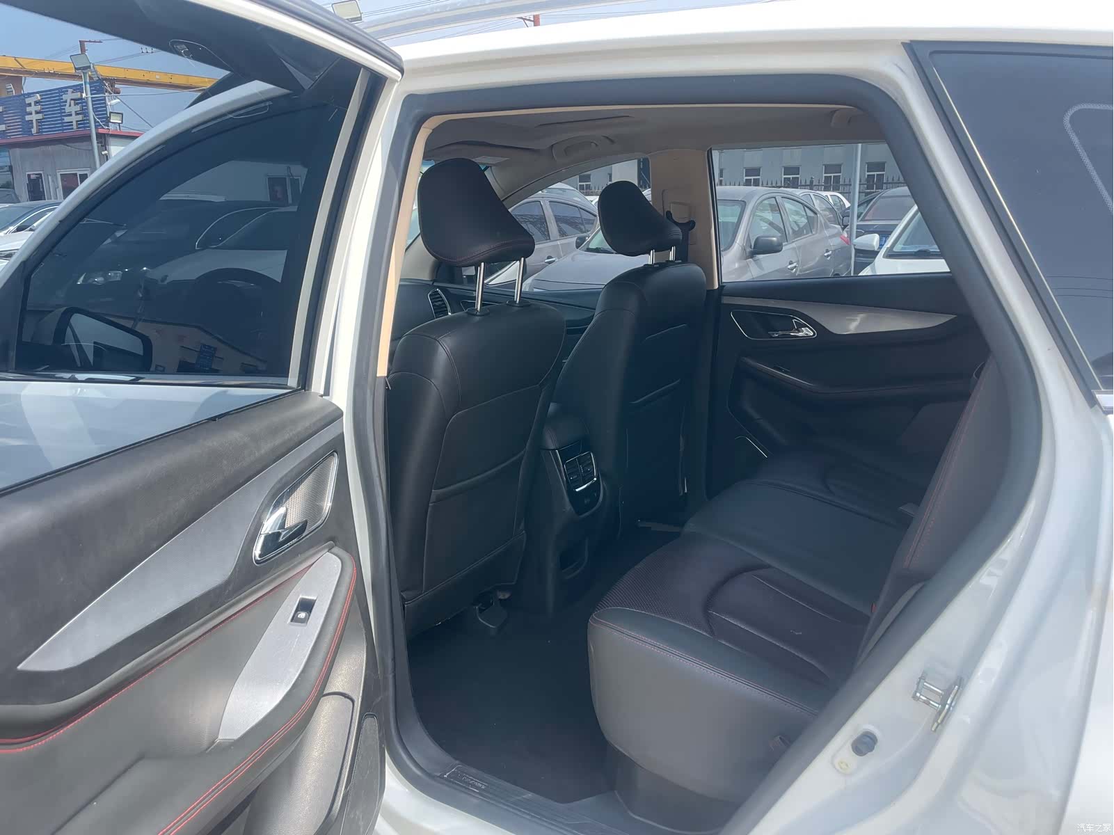 Wuling 560, 2016 7
