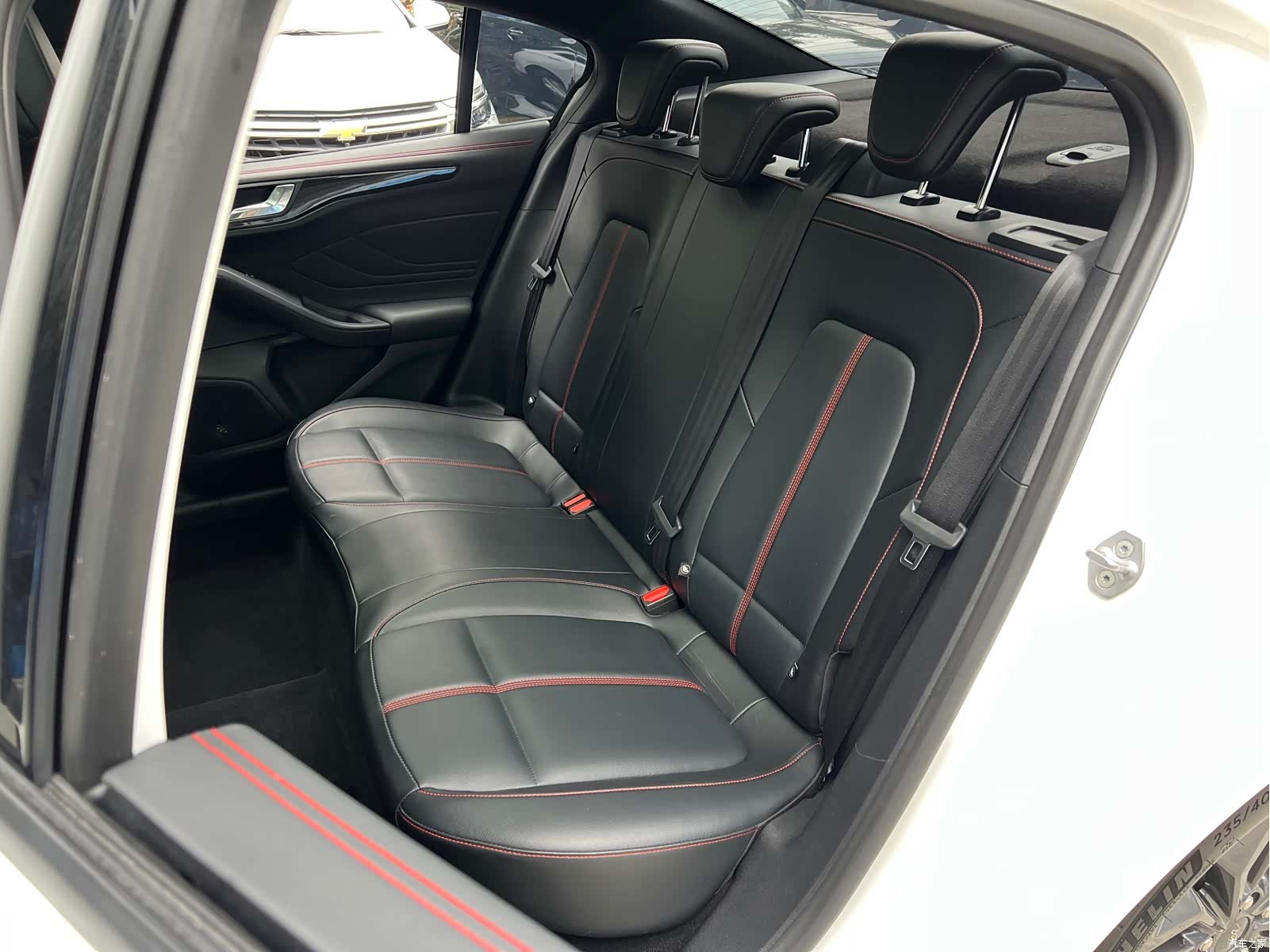 Ford Focus, 2023 11