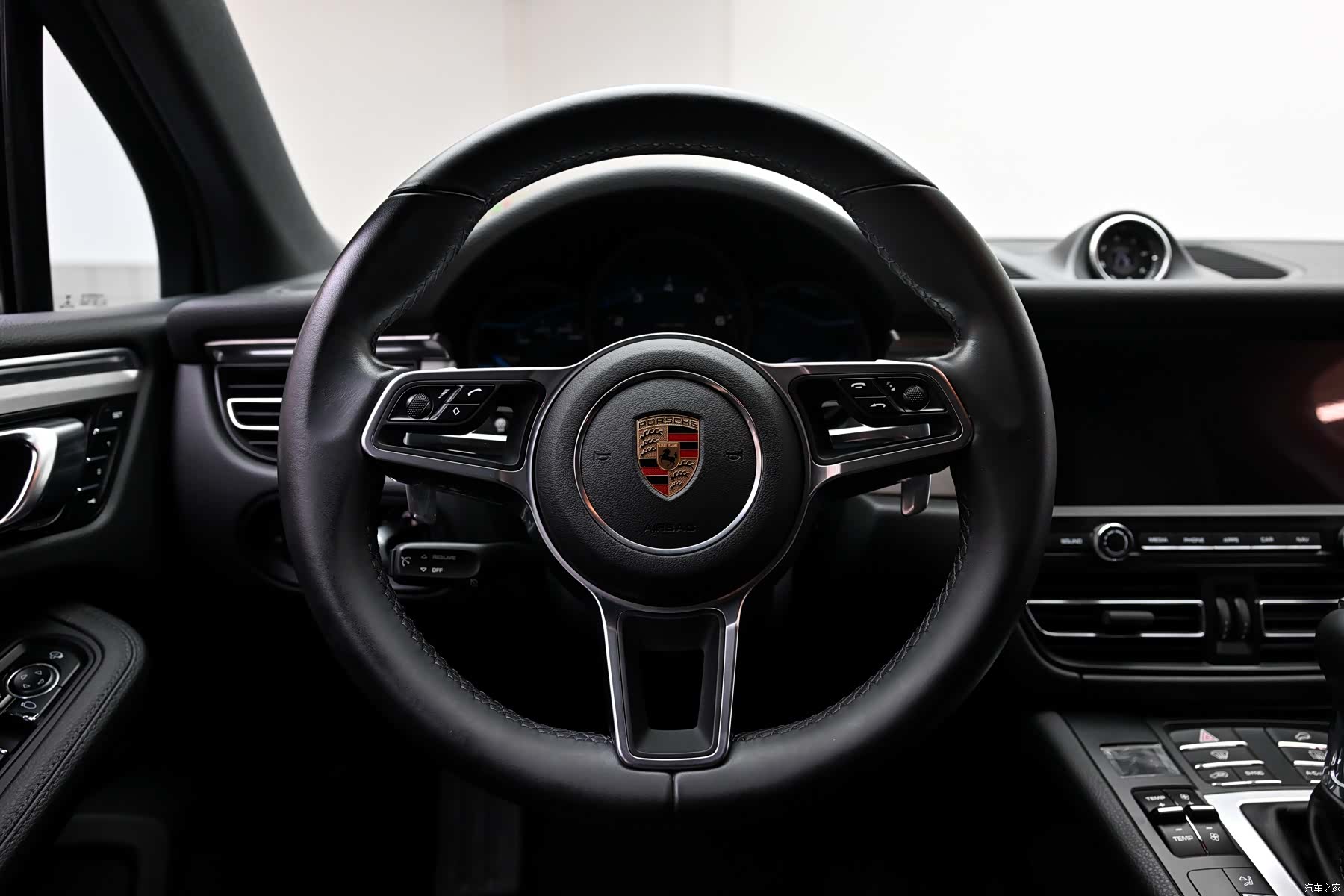 Porsche Macan, 2020 10