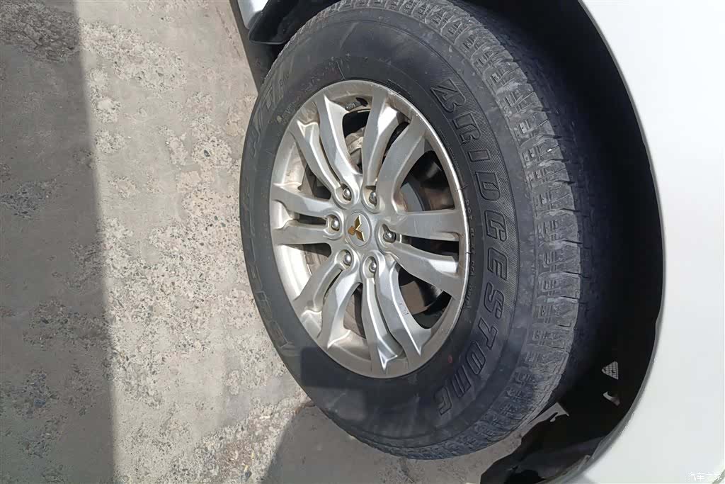 Mitsubishi Pajero, 2020 6