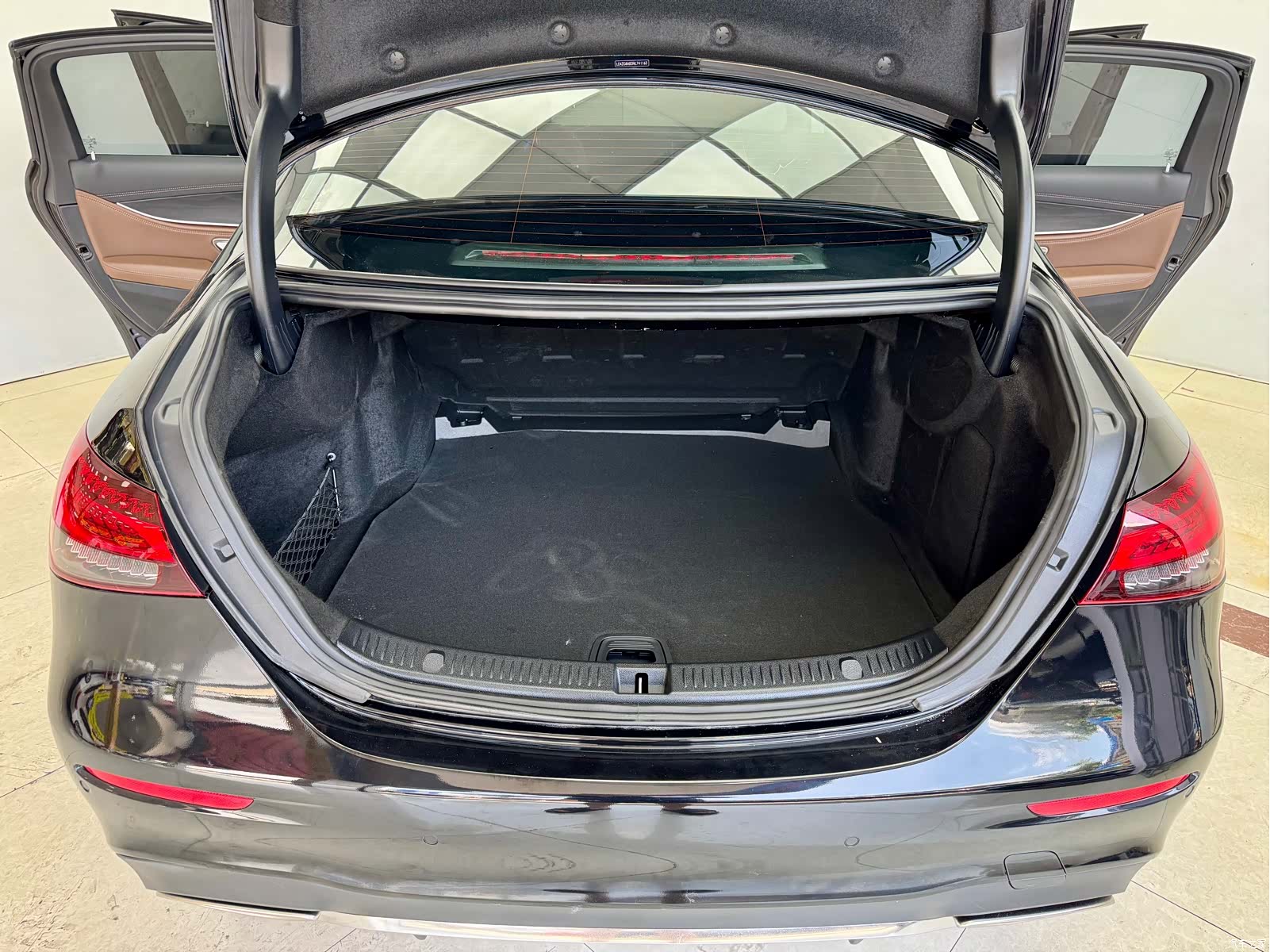 Mercedes-Benz E-Class, 2022 22