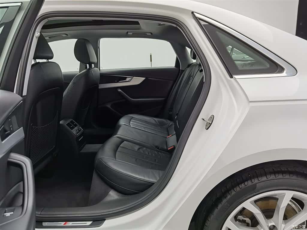 Audi A4L, 2019 15