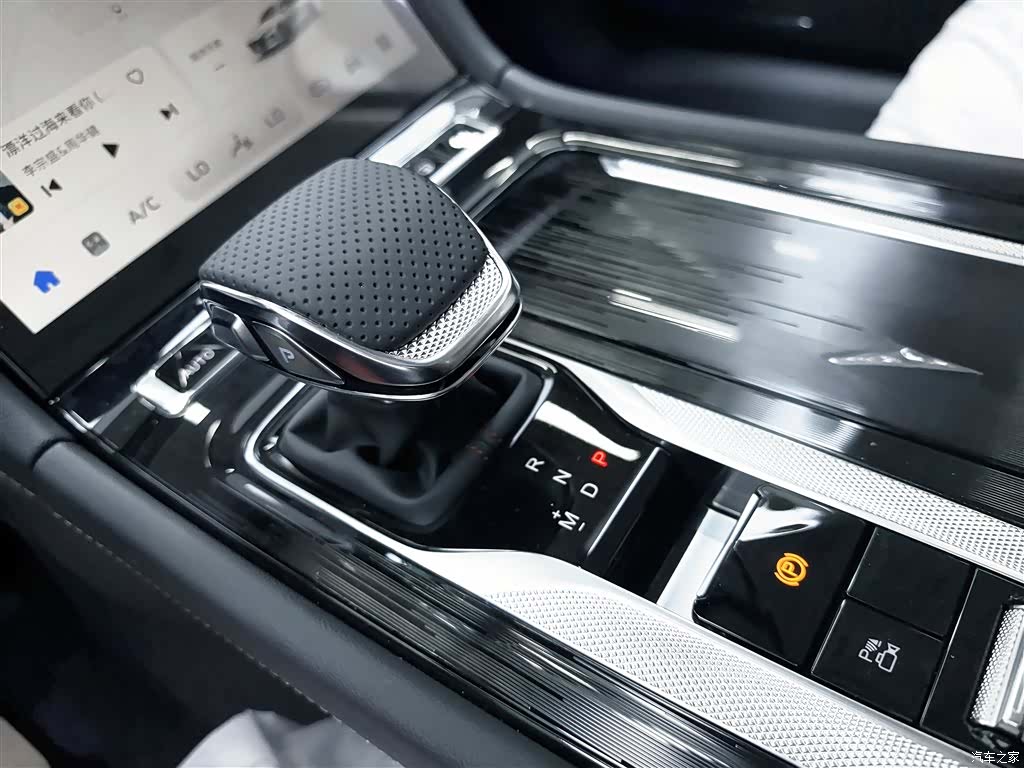 Hongqi H6, 2026 10
