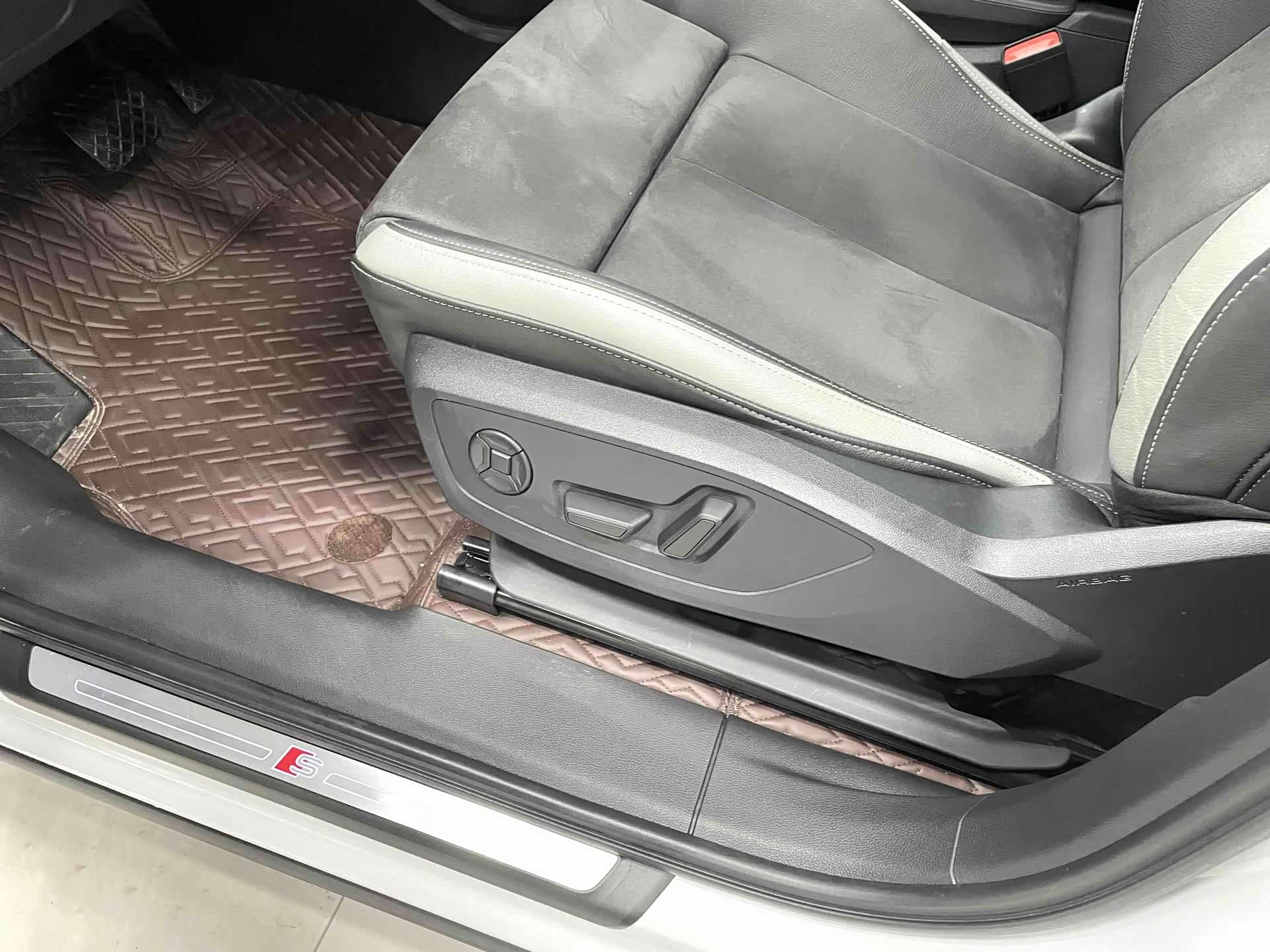 Audi Q3, 2022 11