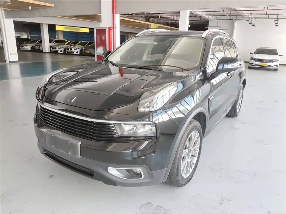 Lynk & Co 01