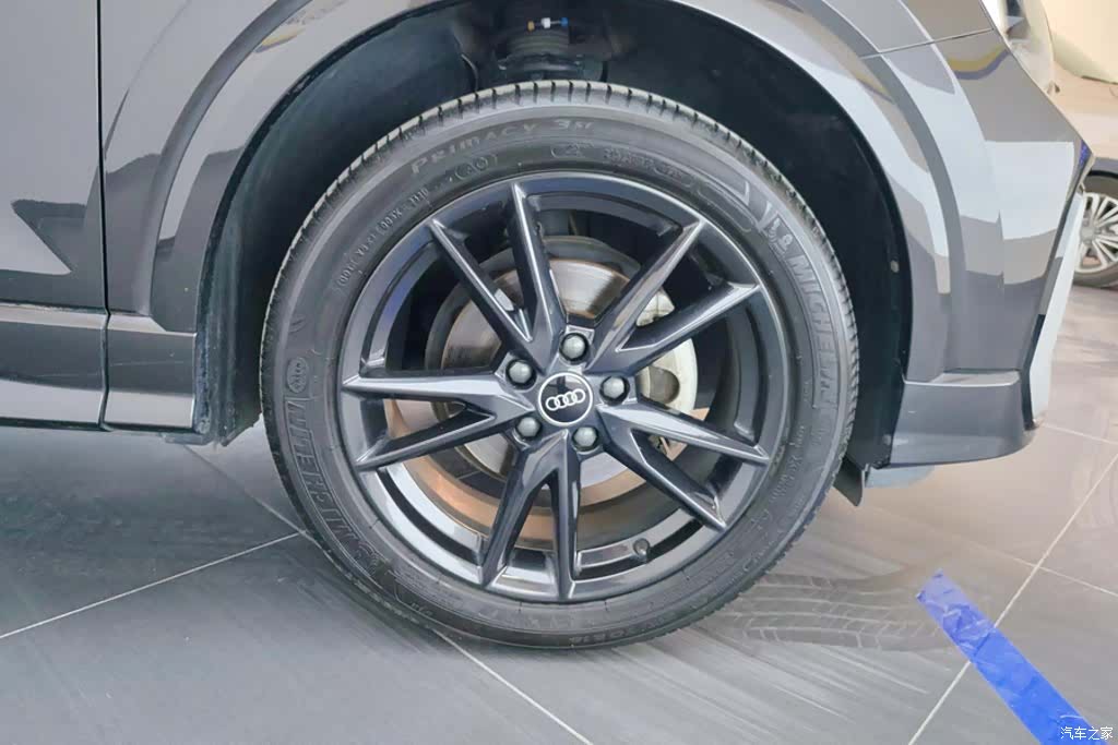 Audi Q2L, 2021 6