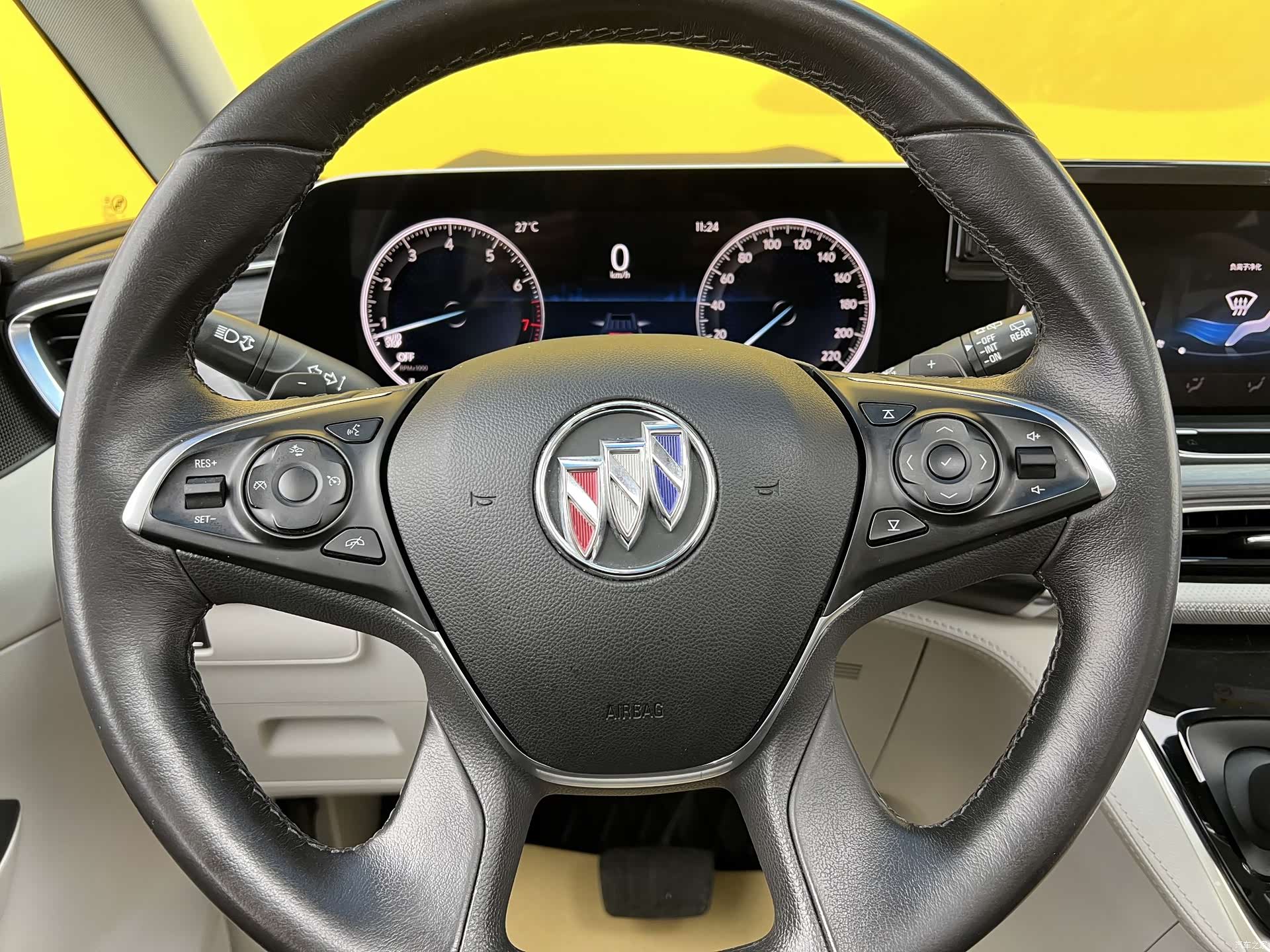 Buick GL8, 2023 10