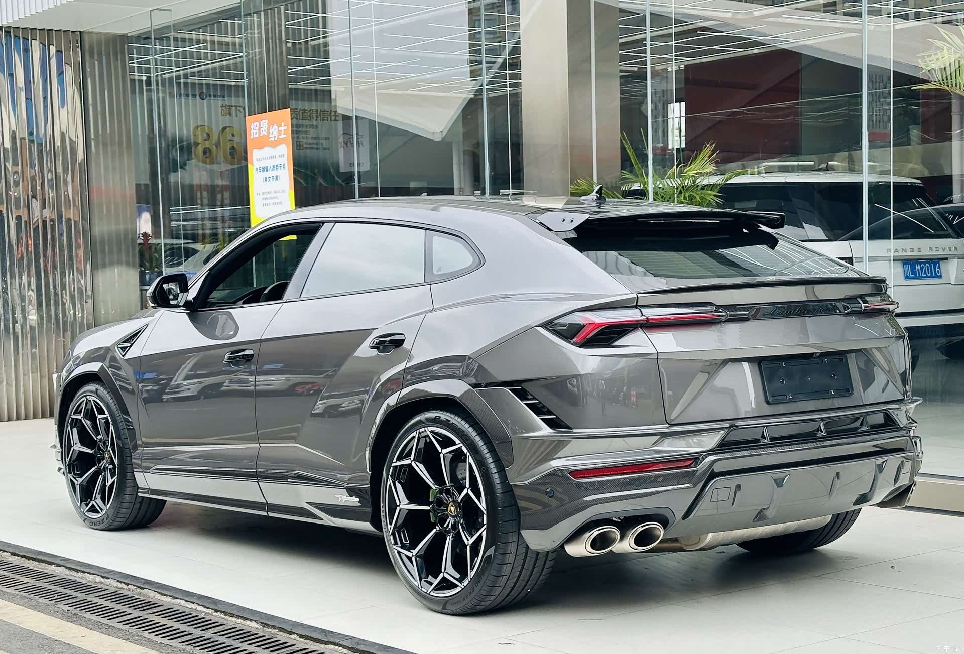 Lamborghini Urus, 2024 2