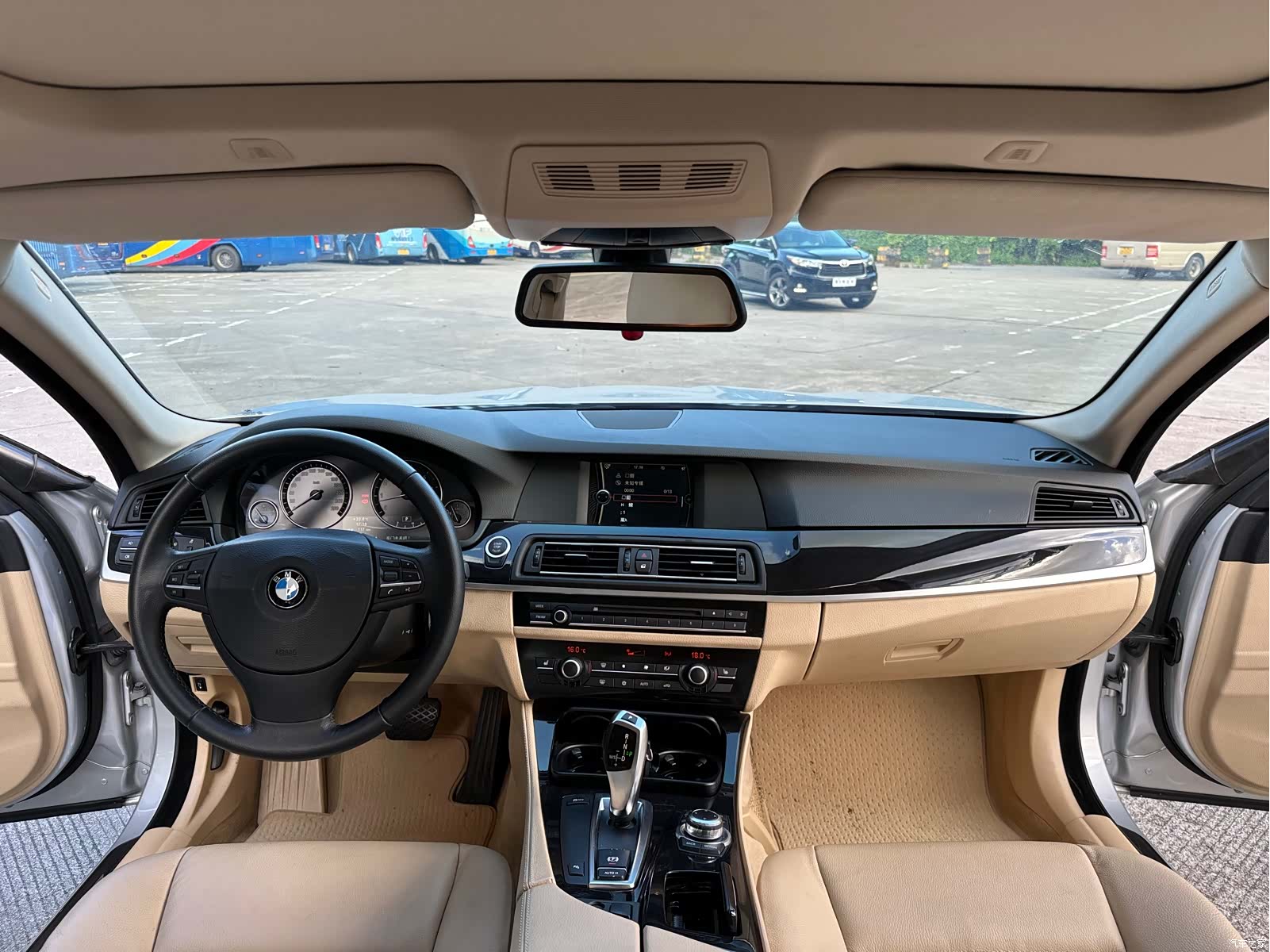 BMW 5 Series, 2011 15