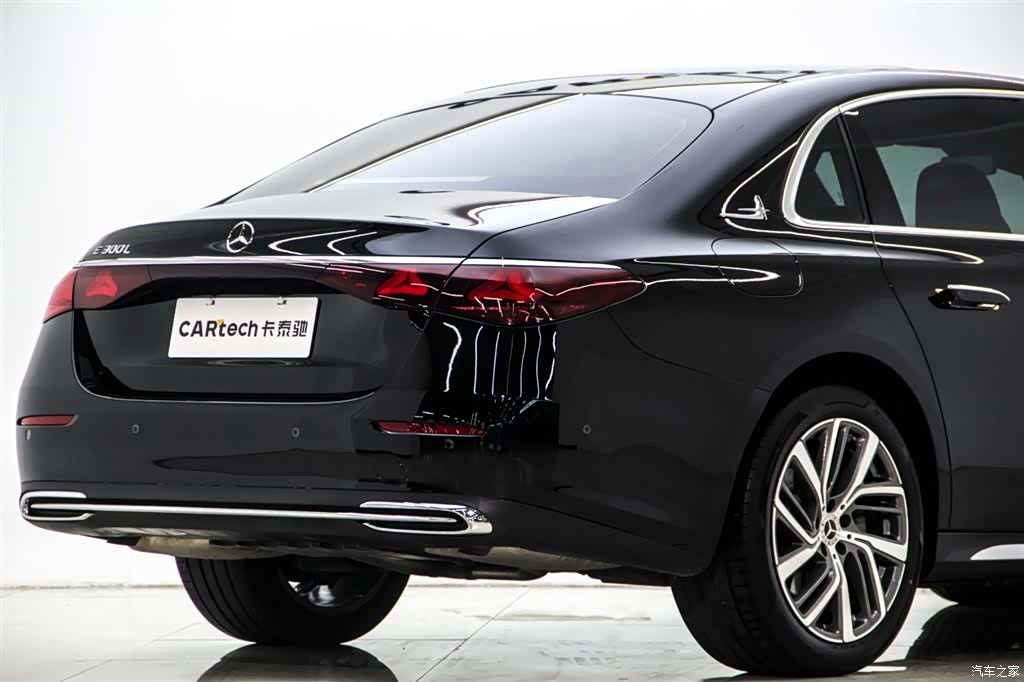 Mercedes-Benz E-Class, 2024 8