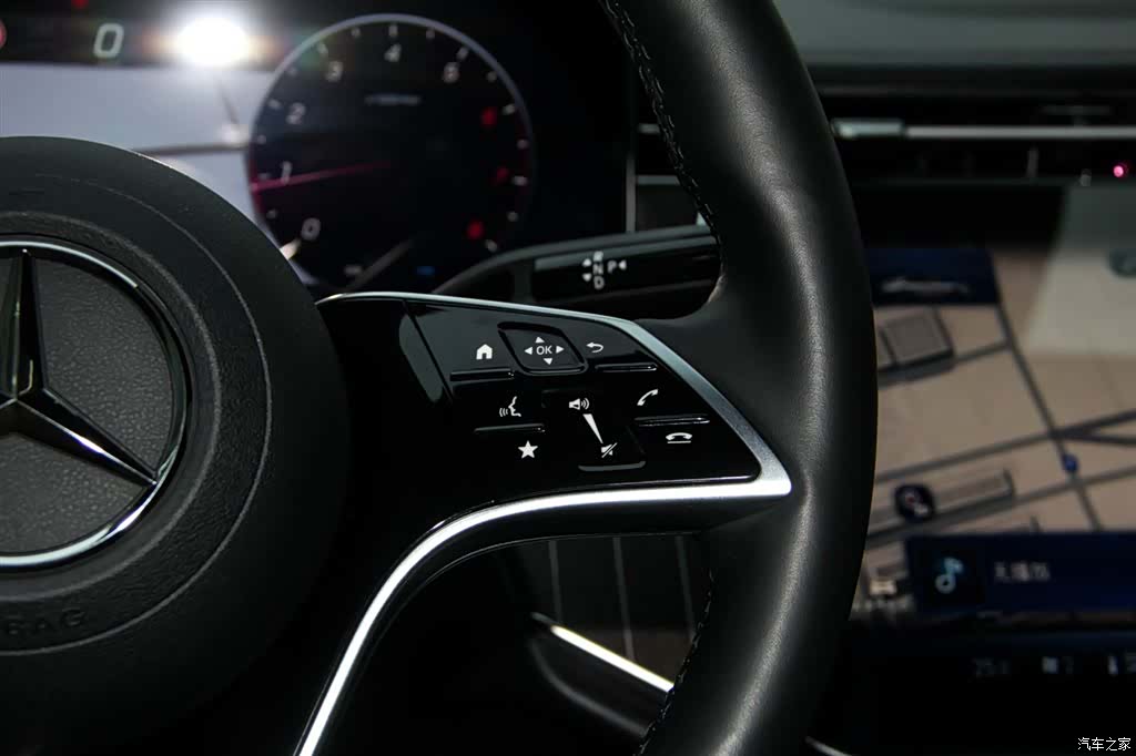 Mercedes-Benz E-Class, 2024 26