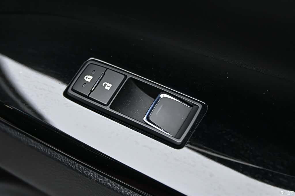 Lexus LX, 2022 32