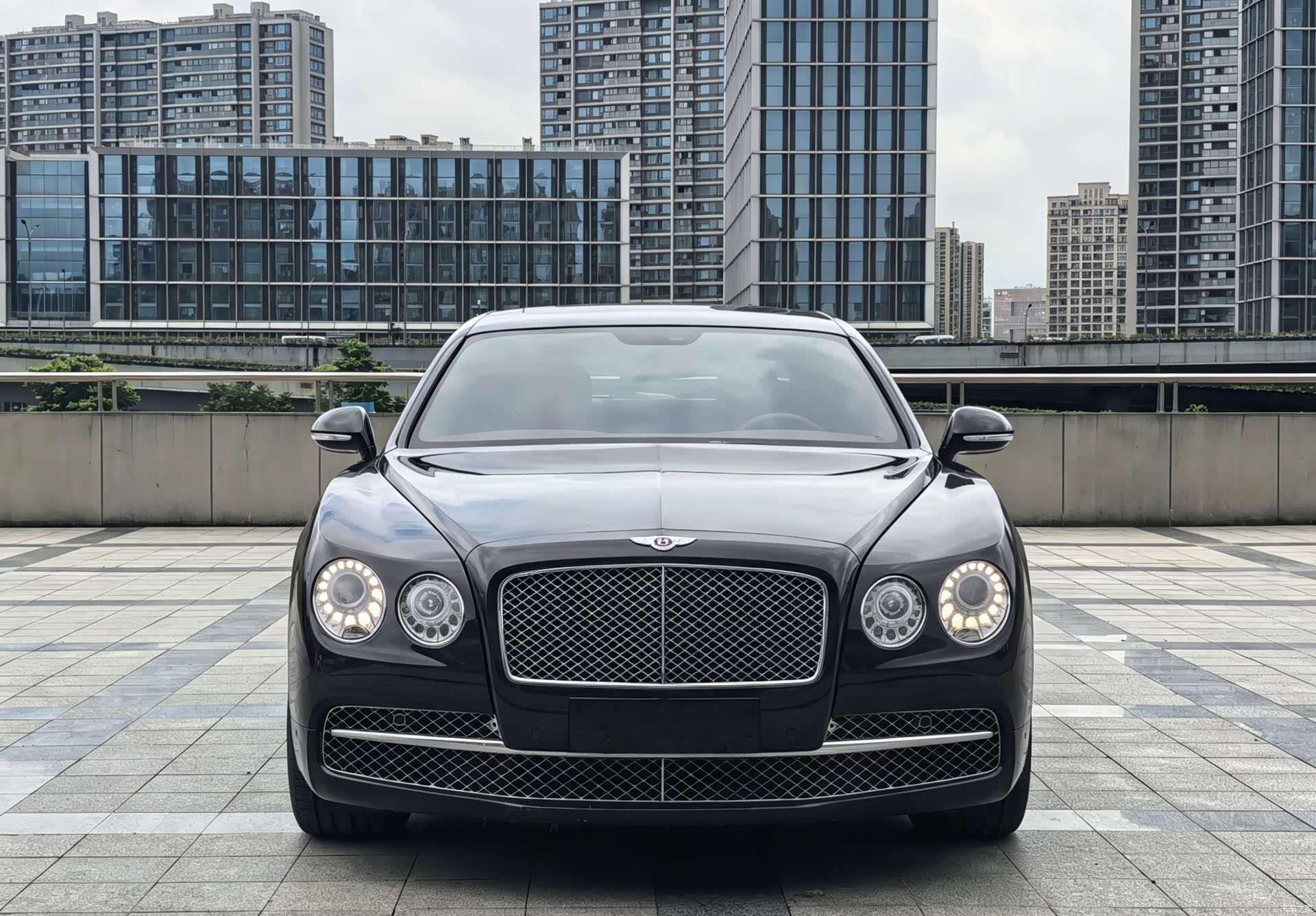 Bentley Flying Spur, 2018 2