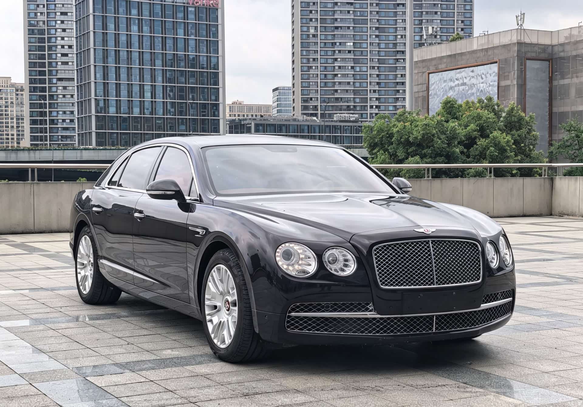 Bentley Flying Spur, 2018 3