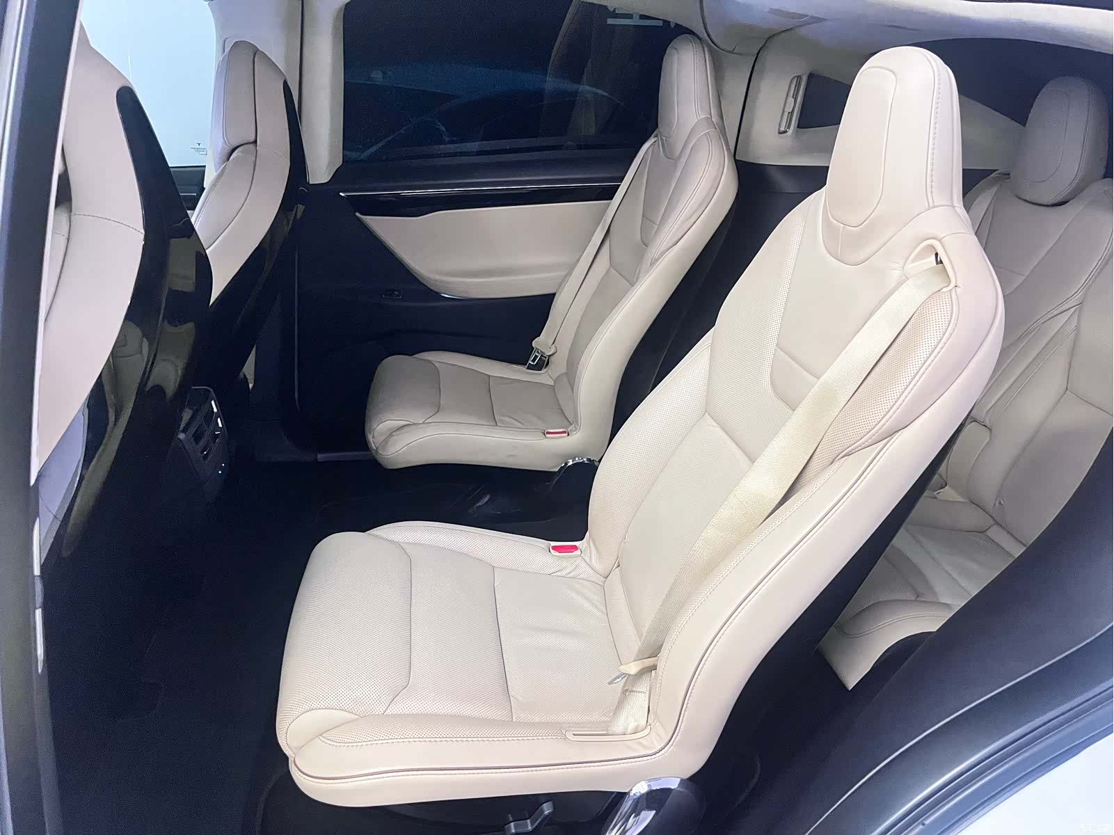 Tesla Model X, 2017 19