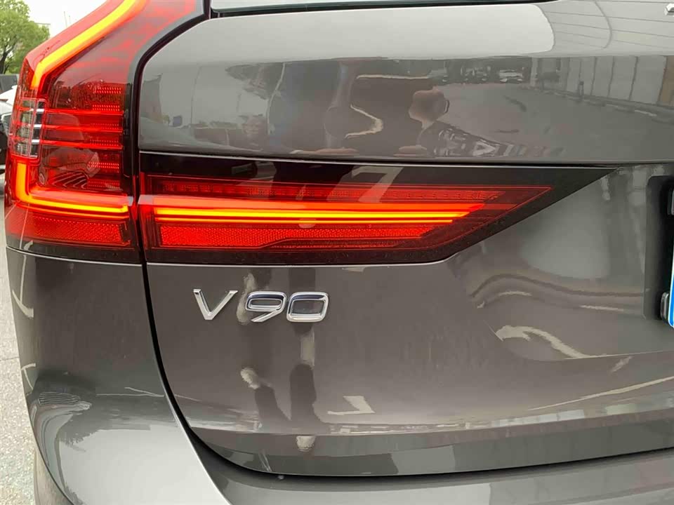 Volvo V90