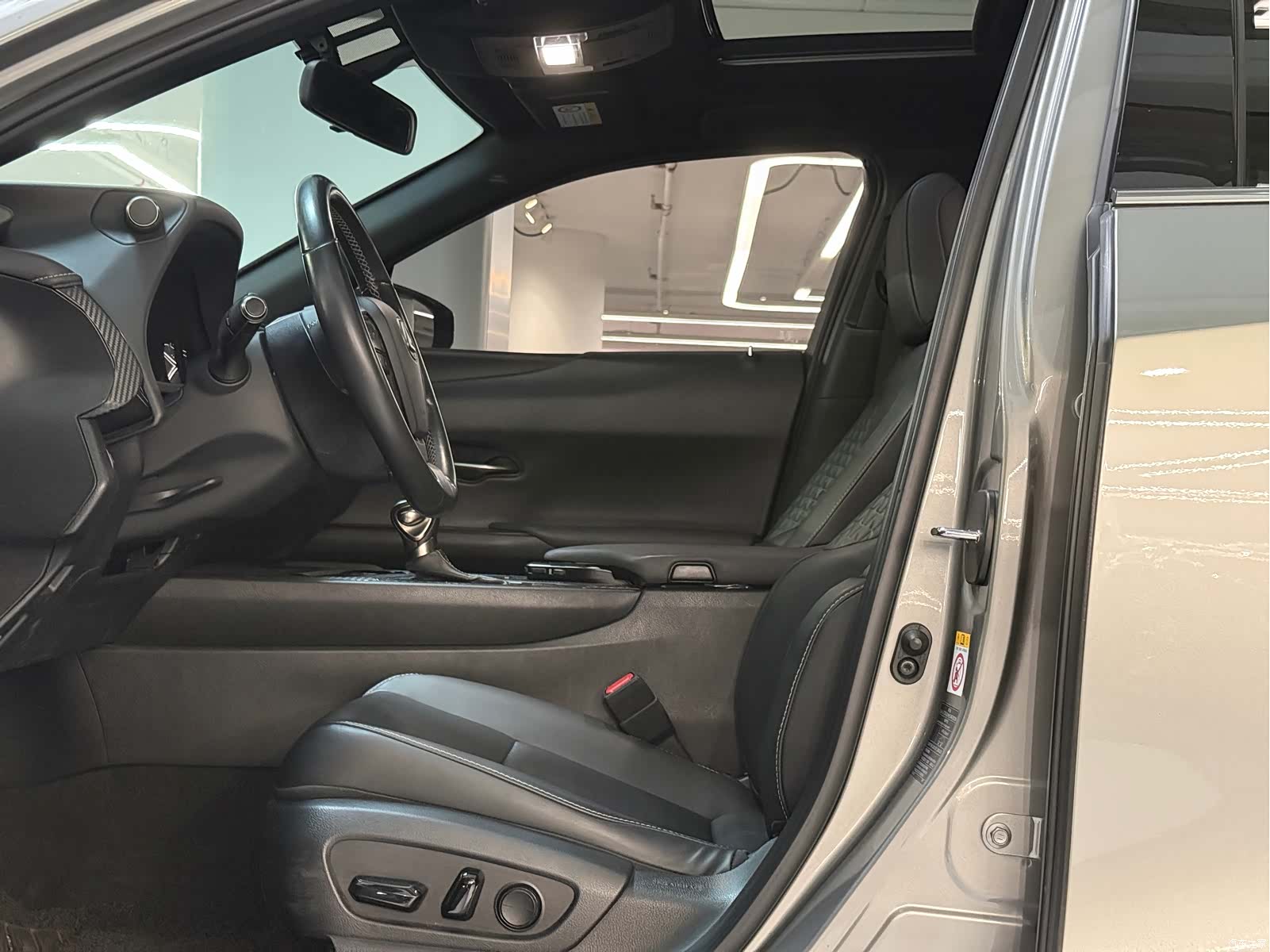 Lexus UX, 2019 6