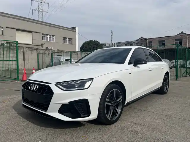 Audi A4L 2022 — купить из Китая под заказ