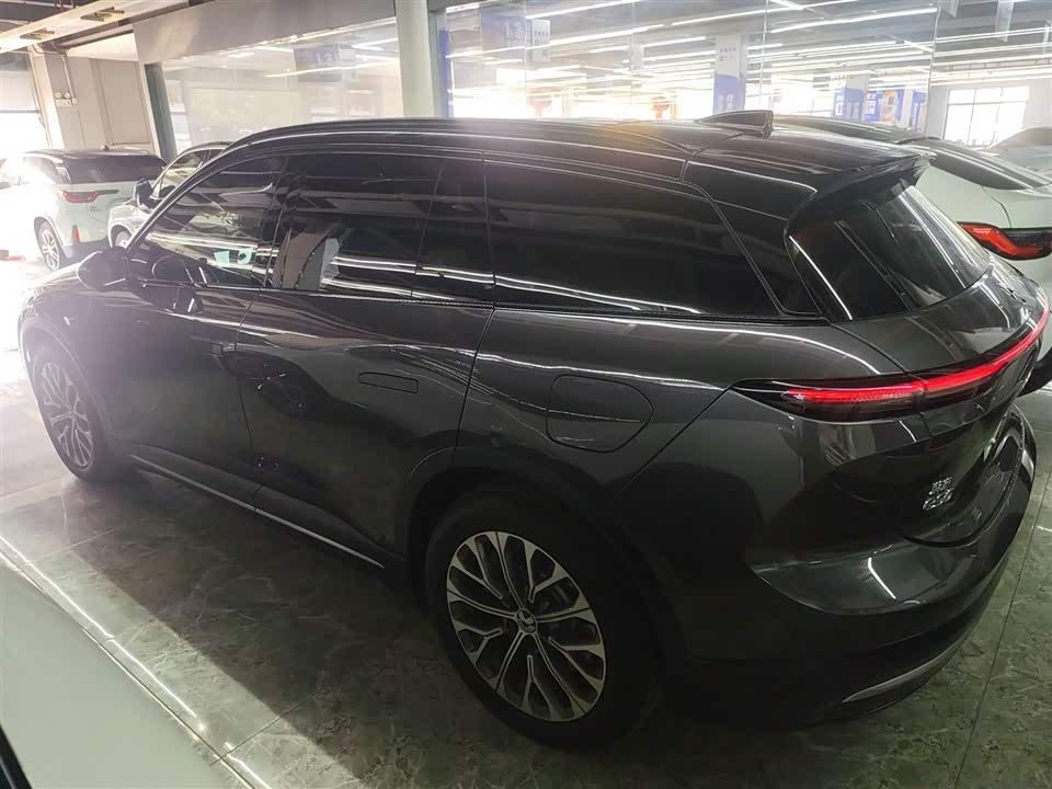 NIO ES6