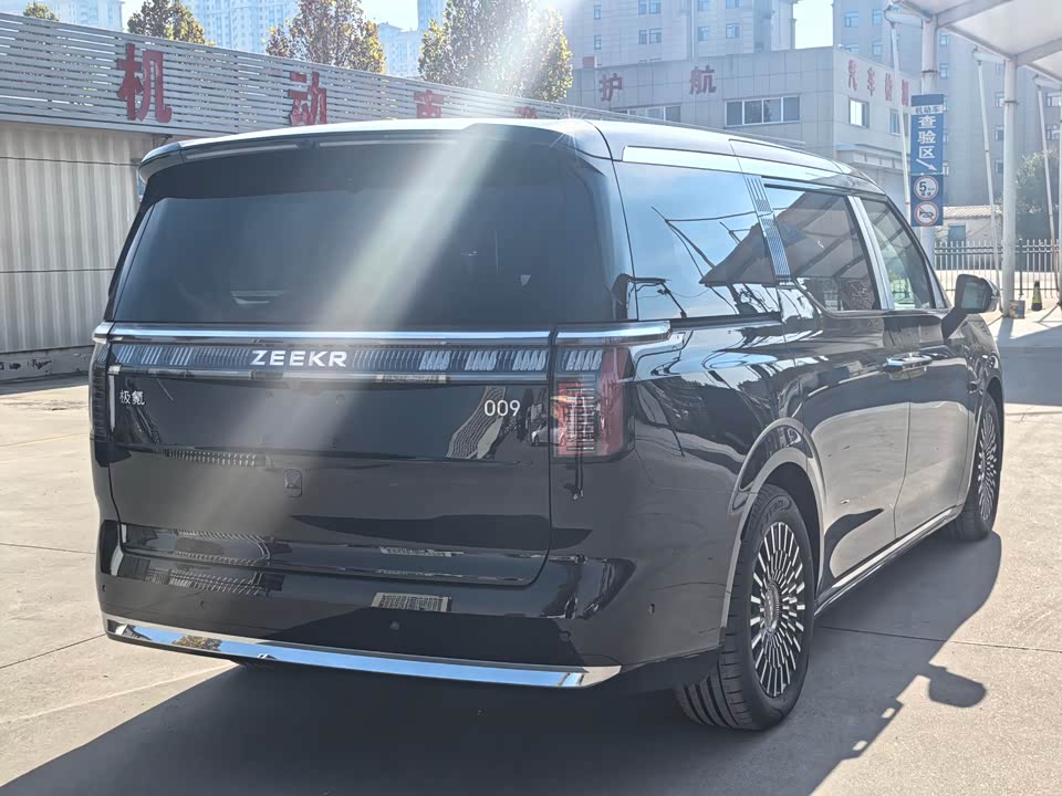 Zeekr 009