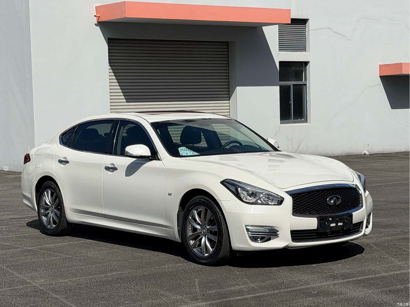 Infiniti Q70, 2016 2