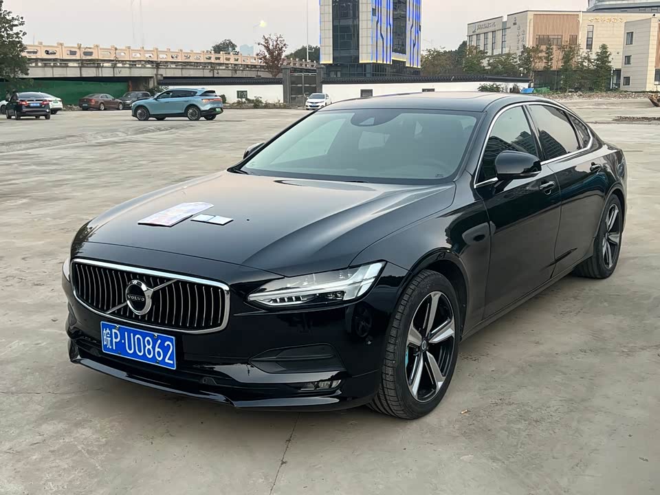 Volvo S90