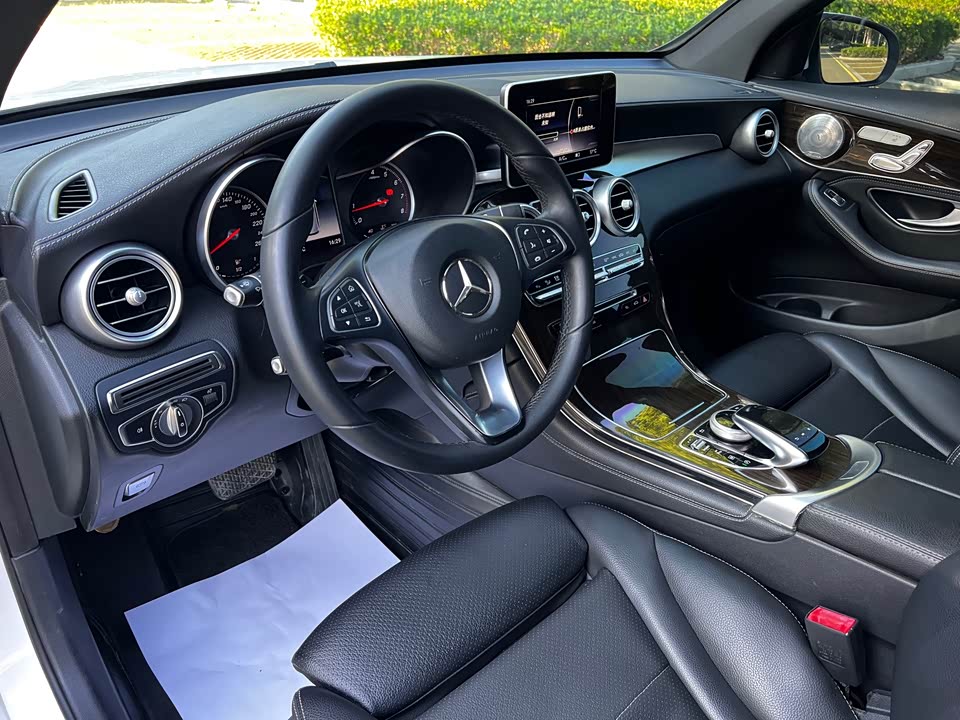Mercedes-Benz GLC Mercedes-Benz GLC