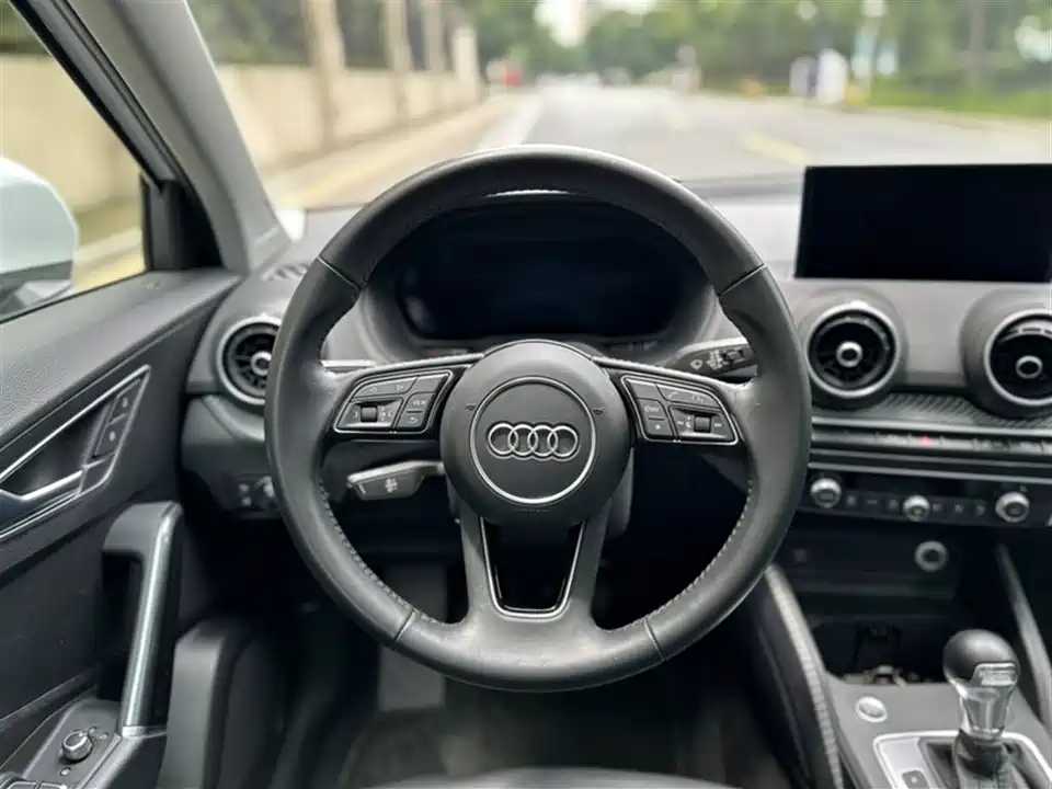 Audi Q2L Audi Q2L