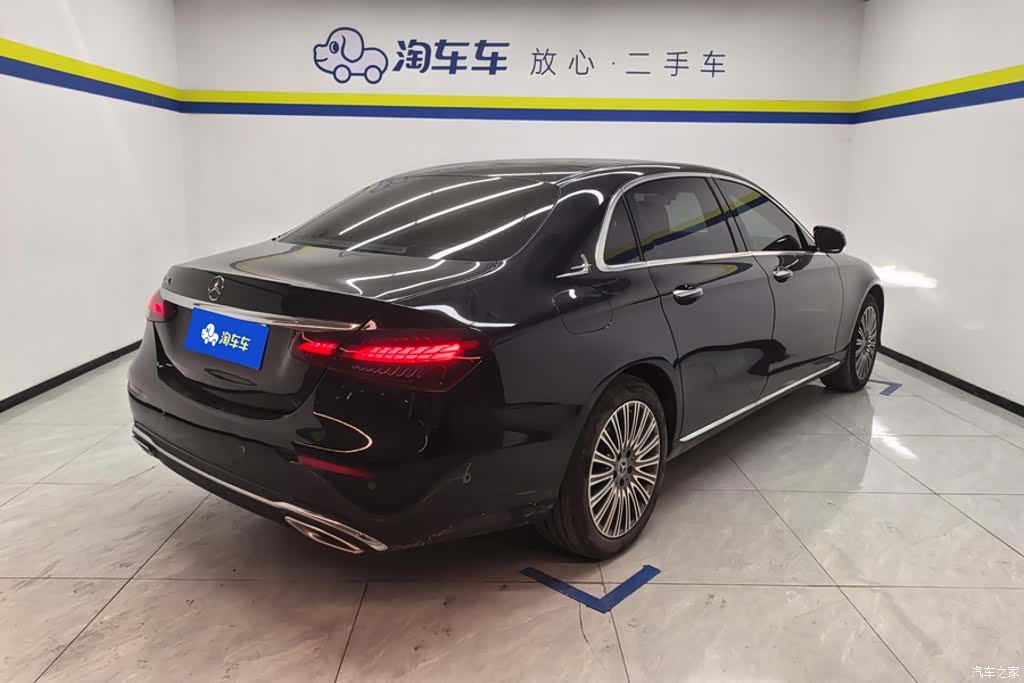 Mercedes-Benz E-Class, 2023 3