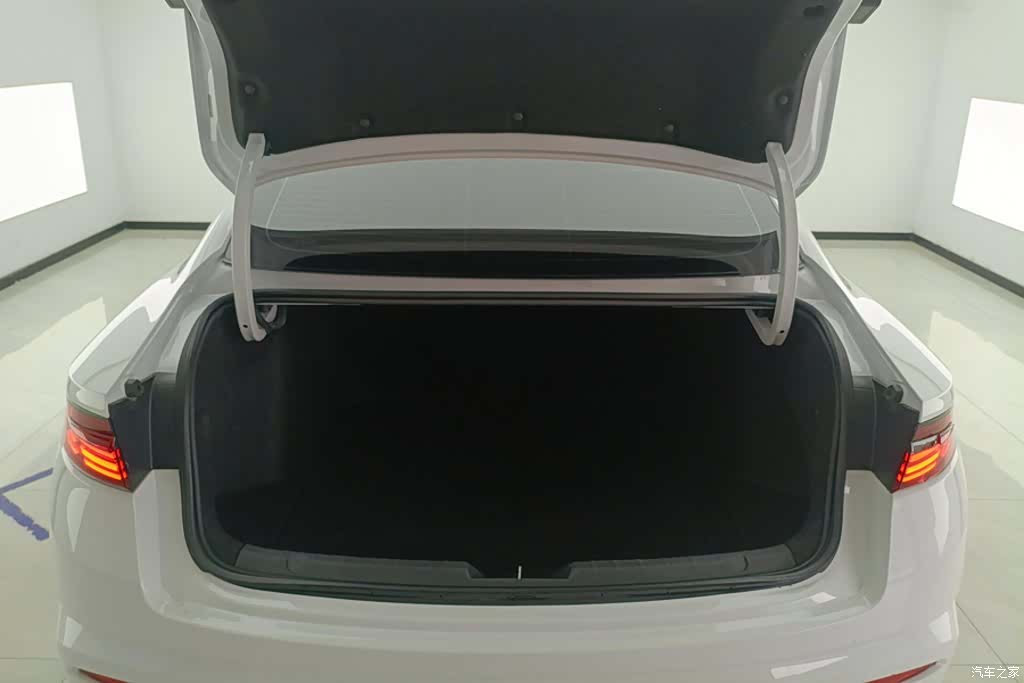 Geely Preface, 2023 4