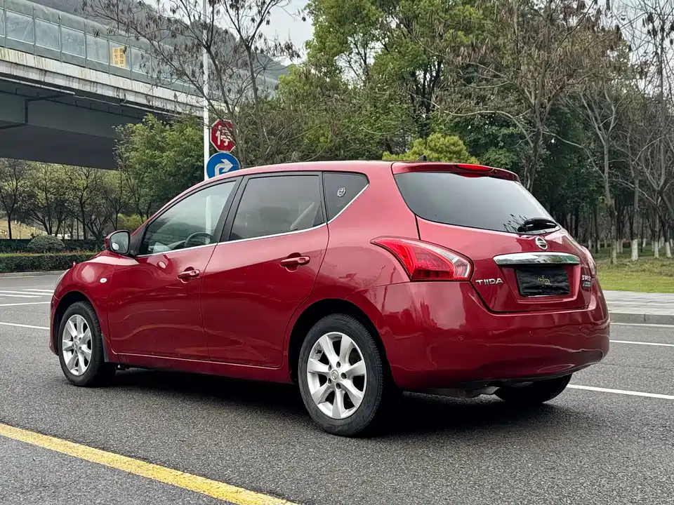 Nissan TIIDA