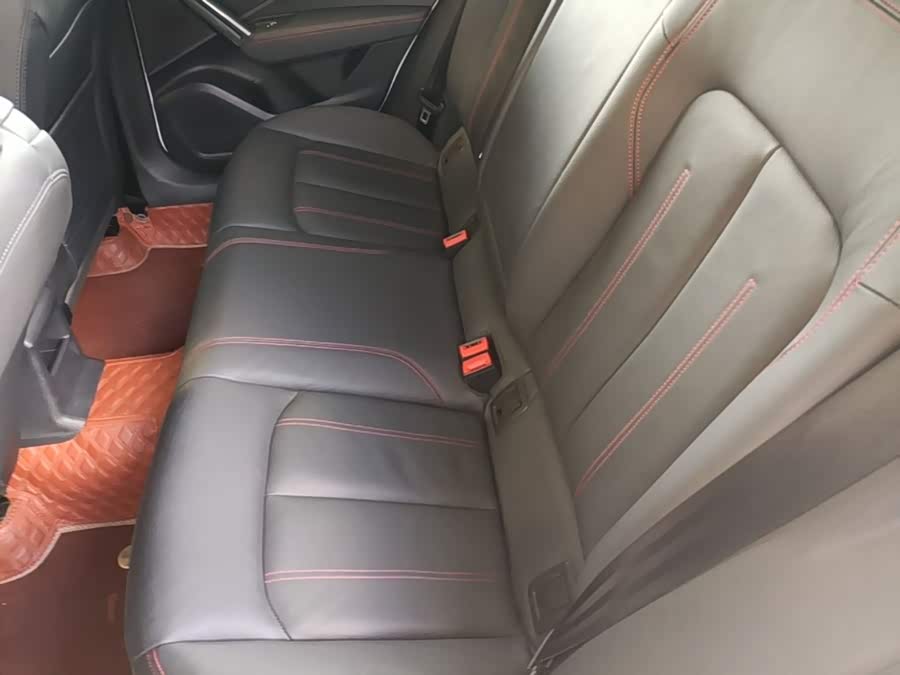 Audi Q2L 2022, фото 17