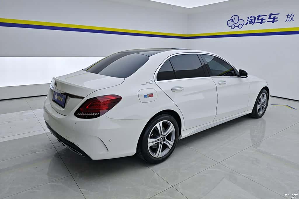 Mercedes-Benz C-Class, 2021 3