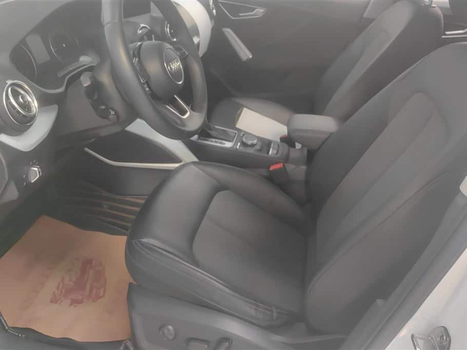 Audi Q2L Audi Q2L