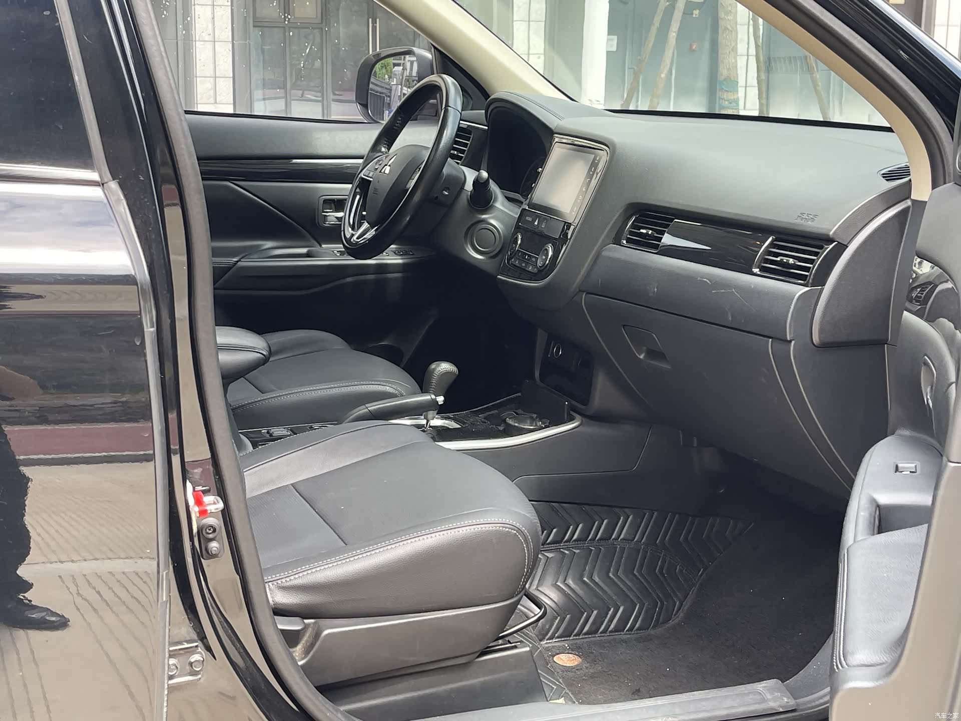 Mitsubishi Outlander, 2018 все фото