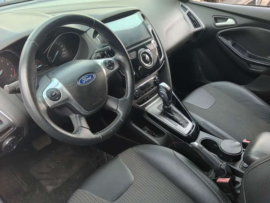 Ford Focus 2014, фото 3