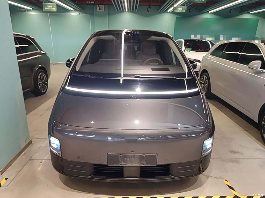 Li Auto MEGA, 2025 3