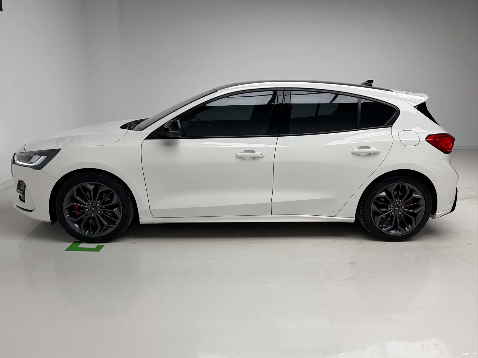 Ford Focus, 2023 9