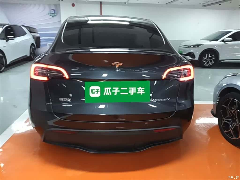 Tesla Model Y, 2024 6